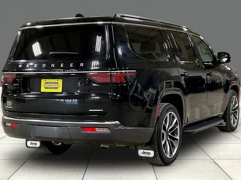 Used 2022 Jeep Wagoneer Series II w/ Premium Group I AWD/4WD image 12