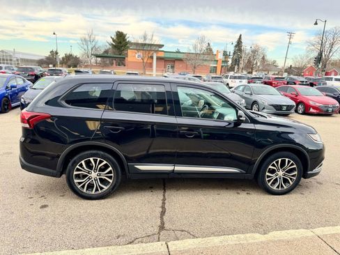 Used 2017 Mitsubishi Outlander SE image 5