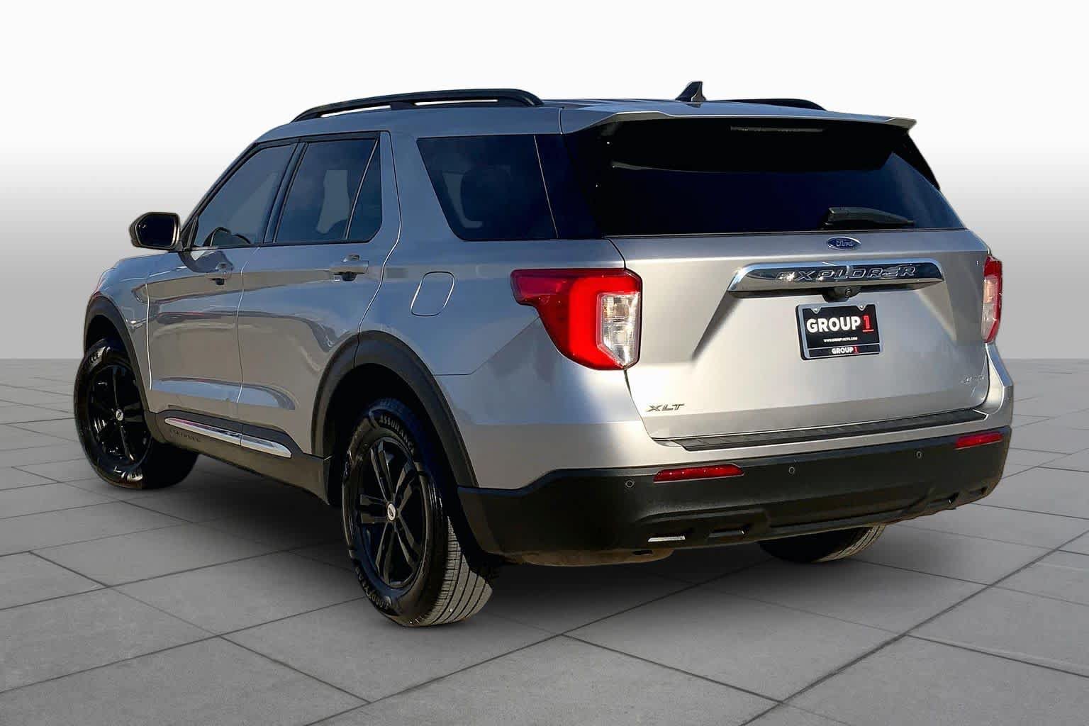 Used 2021 Ford Explorer XLT AWD/4WD image 11