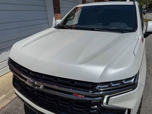 Used 2022 Chevrolet Tahoe Z71 w/ Luxury Package AWD/4WD image 12