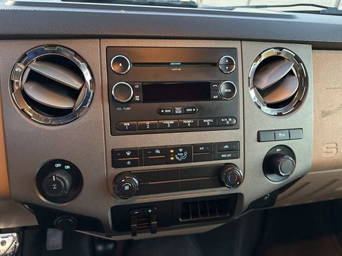 Used 2012 Ford F250 XLT w/ XLT Interior Pkg image 21