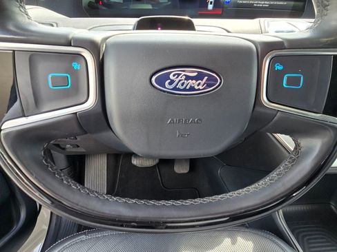 Used 2025 Ford Expedition Platinum AWD/4WD image 27