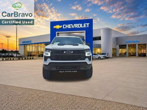 Used 2025 Chevrolet Silverado 1500 LT Trail Boss w/ Convenience Package II AWD/4WD image 7