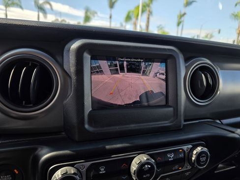 Certified 2023 Jeep Wrangler Unlimited image 17