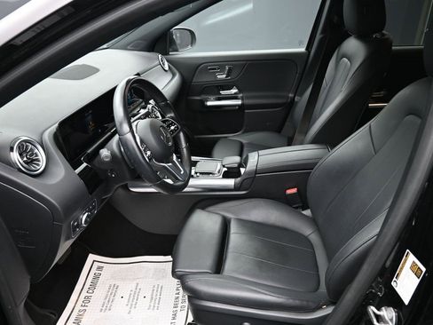 Used 2023 Mercedes-Benz GLA 250 4MATIC w/ Premium Package image 11