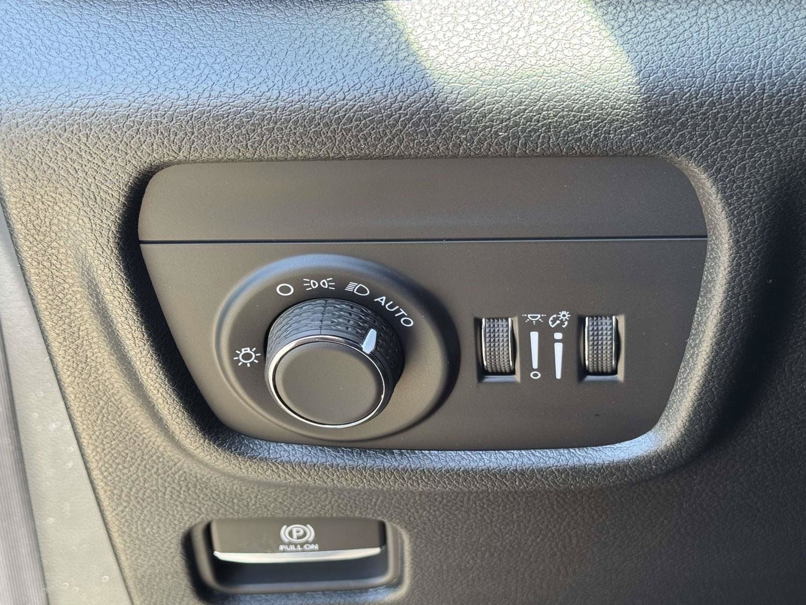 New 2026 Jeep Grand Cherokee L 4WD image 9