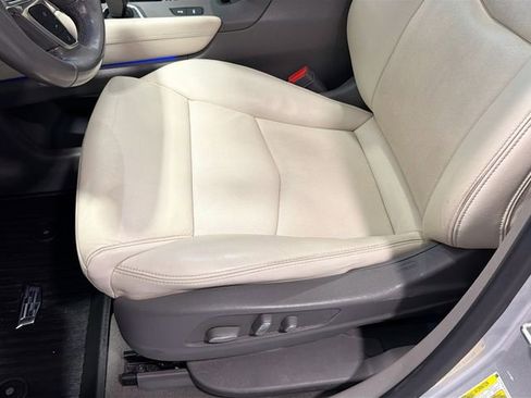 Certified 2019 Cadillac XT5 Premium Luxury image 17