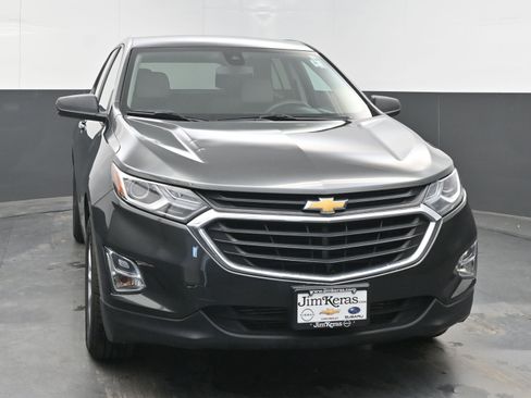Used 2020 Chevrolet Equinox LS w/ LS Convenience Package image 2