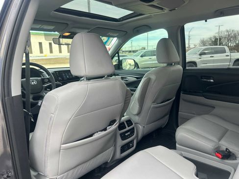 Used 2019 Honda Pilot Touring image 32