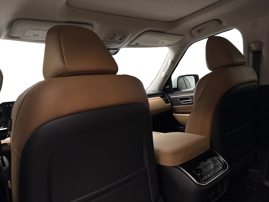 Used 2025 INFINITI QX80 Luxe AWD/4WD image 35