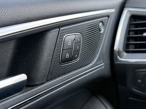 Used 2022 Ford Edge Titanium image 17