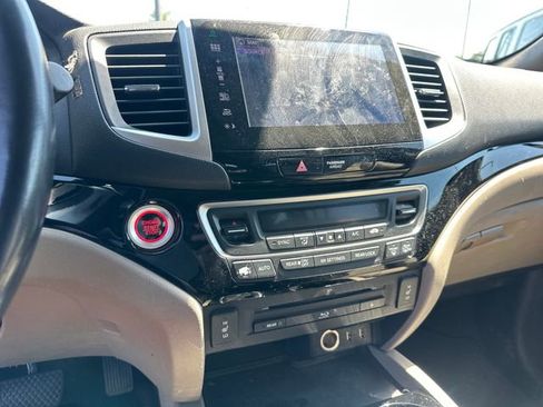 Used 2016 Honda Pilot Touring image 21