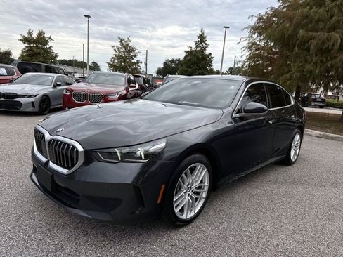 Used 2025 BMW 530i xDrive AWD/4WD image 7