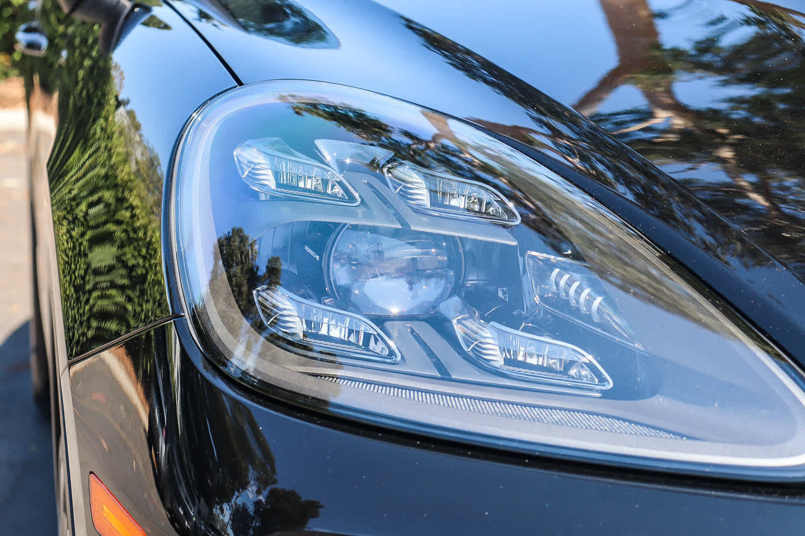Used 2021 Porsche Cayenne Coupe AWD/4WD image 4