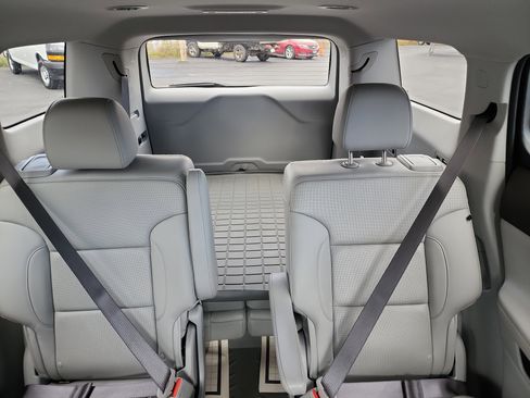 Certified 2023 GMC Acadia SLT w/ Trailering Package image 24