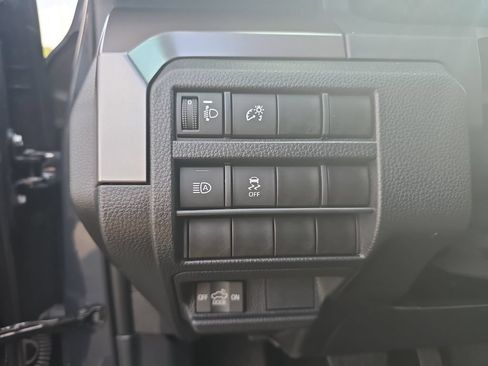 Used 2024 Toyota Tacoma TRD Off-Road AWD/4WD image 27