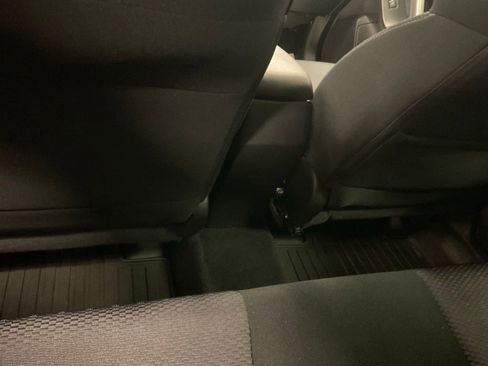 Used 2018 Subaru Forester 2.5i Premium w/ Popular Package #2A AWD/4WD image 27