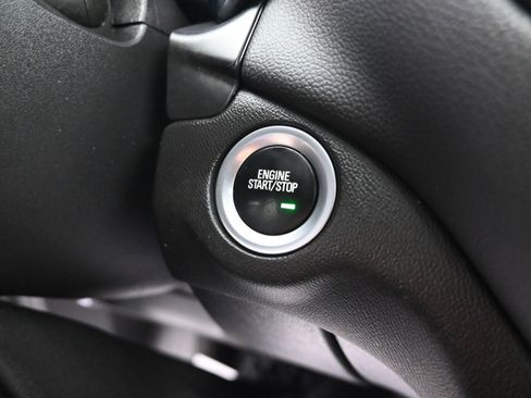 Used 2023 Chevrolet Equinox LT FWD image 18