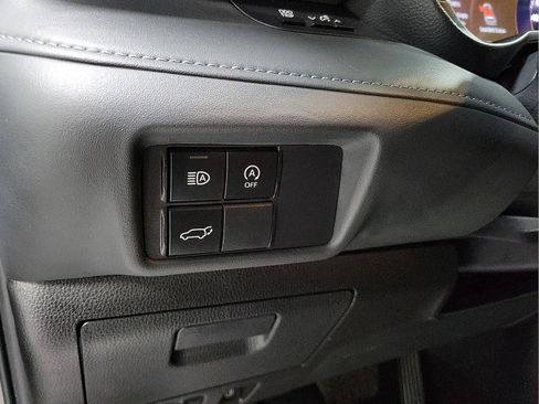 Used 2023 Toyota Highlander XLE FWD image 13