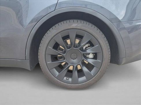 Used 2024 Tesla Model Y Long Range AWD/4WD image 14