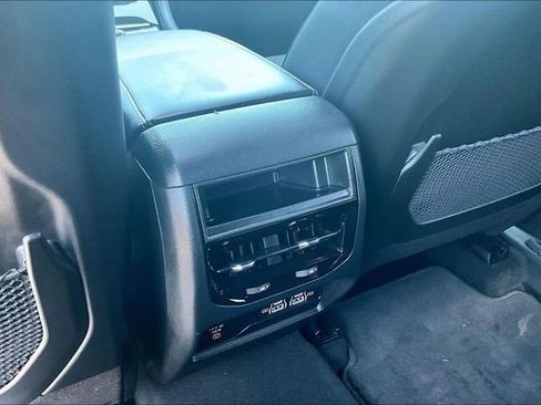 Used 2025 Jeep Grand Cherokee 4WD image 10
