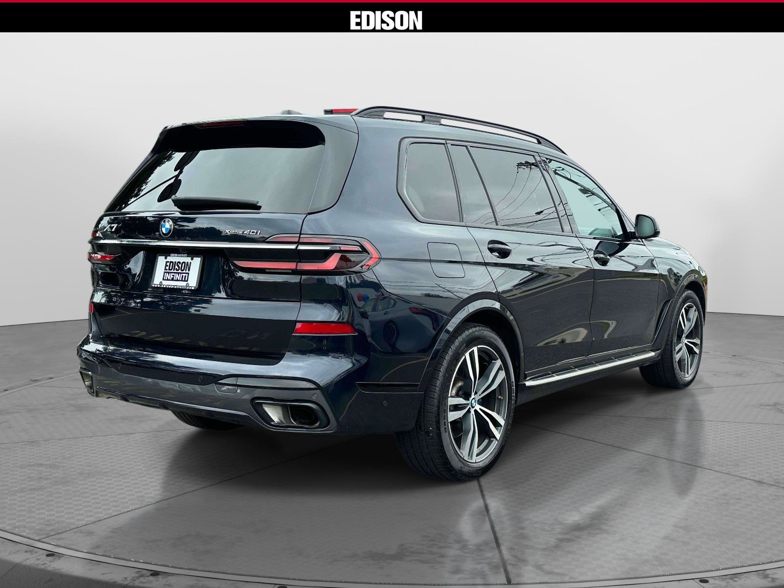 Used 2023 BMW X7 xDrive40i w/ M Sport Package AWD/4WD image 4