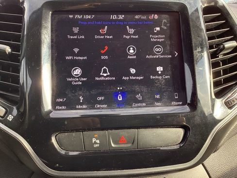 Used 2019 Jeep Cherokee Limited image 4