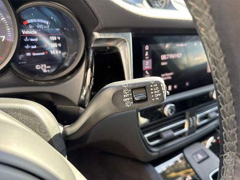 Used 2023 Porsche Macan Turbo image 54