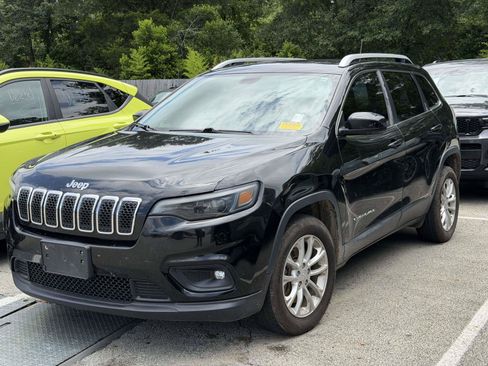 Used 2019 Jeep Cherokee Latitude w/ Popular Appearance Group FWD image 2
