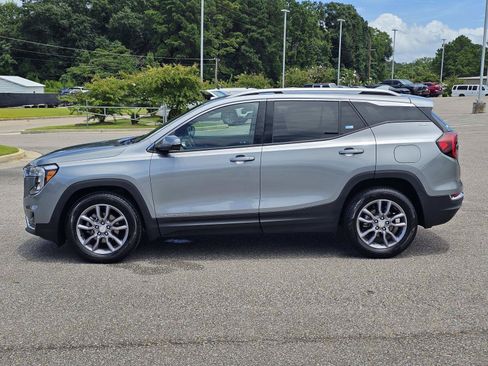 Used 2024 GMC Terrain SLT FWD image 13