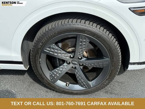 Used 2022 Genesis GV70 3.5T Sport w/ Sport Prestige Package AWD/4WD image 13