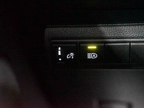 Certified 2023 Toyota Corolla LE image 22