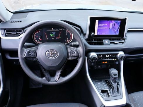 Used 2025 Toyota RAV4 XLE AWD/4WD image 22