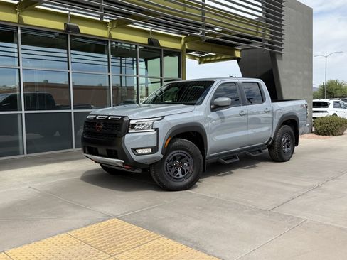 Used 2025 Nissan Frontier PRO-4X w/ Pro Convenience Package AWD/4WD image 1