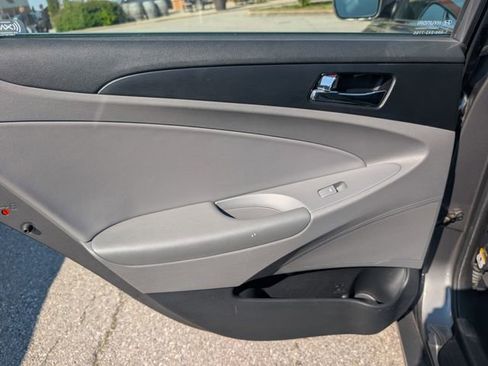 Used 2012 Hyundai Sonata GLS w/ Popular Equipment Pkg FWD image 17