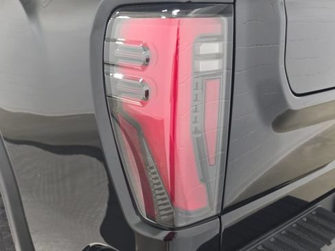 Used 2024 GMC Sierra 2500 AT4 w/ Technology Package AWD/4WD image 31