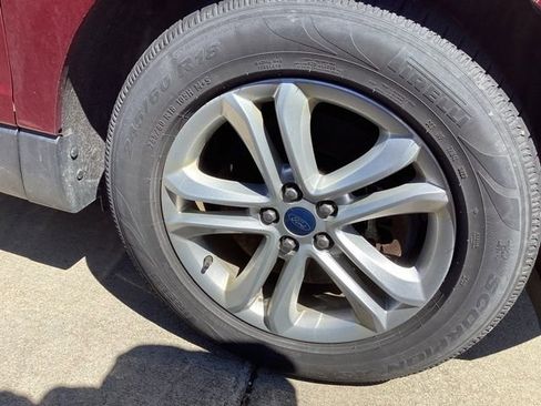 Used 2019 Ford Edge SEL w/ Equipment Group 201A image 9