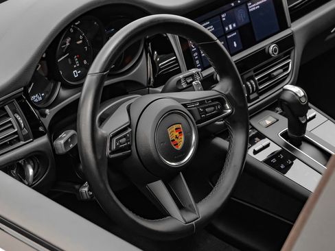 Used 2024 Porsche Macan AWD/4WD image 14