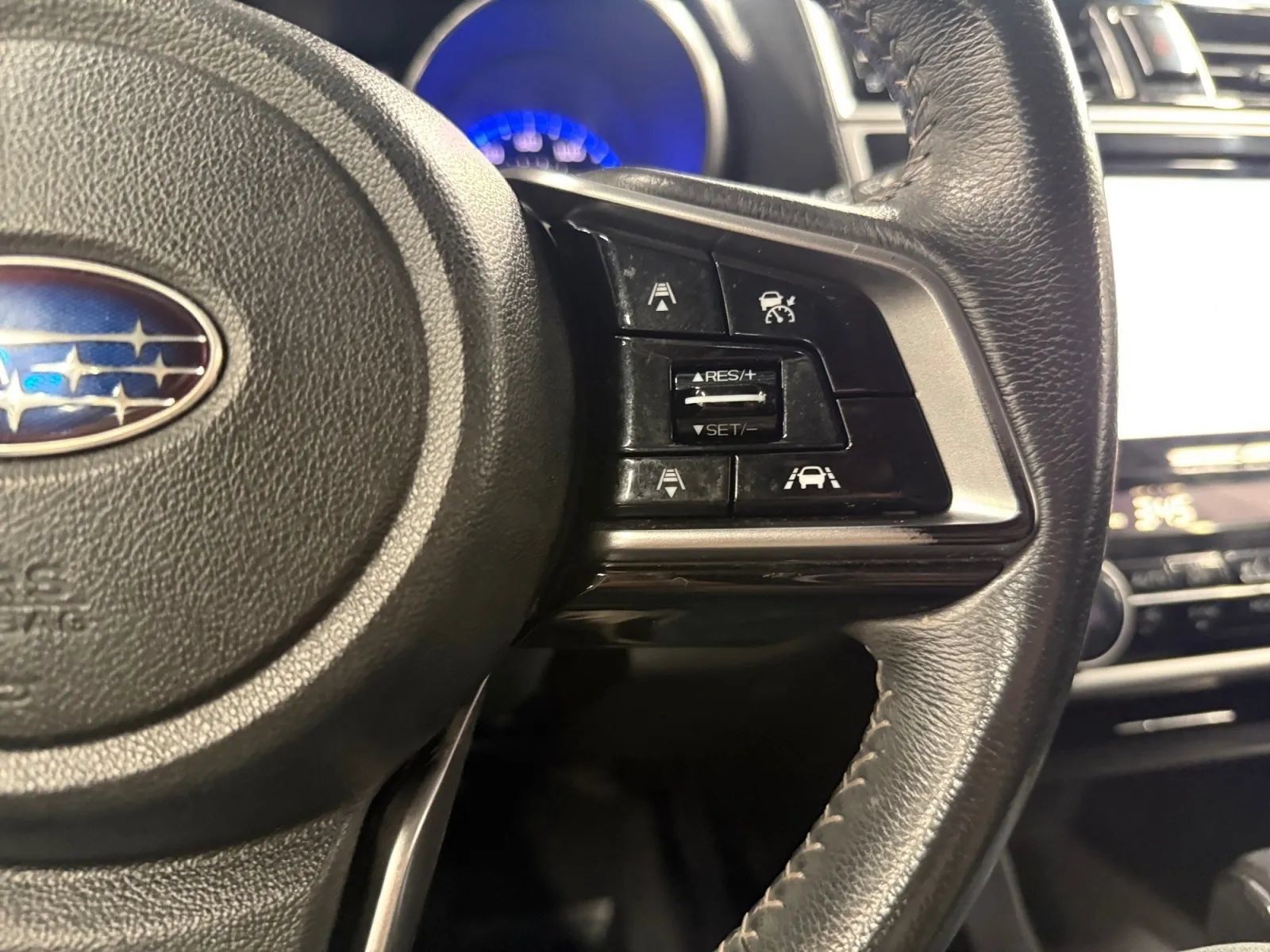 Used 2019 Subaru Outback 3.6R Limited AWD/4WD image 22