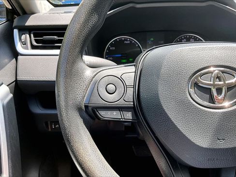 Used 2022 Toyota RAV4 LE AWD/4WD image 18