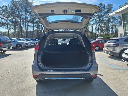 Used 2020 Nissan Rogue S image 25
