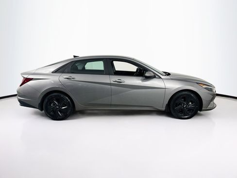 Used 2023 Hyundai Elantra SEL FWD image 4
