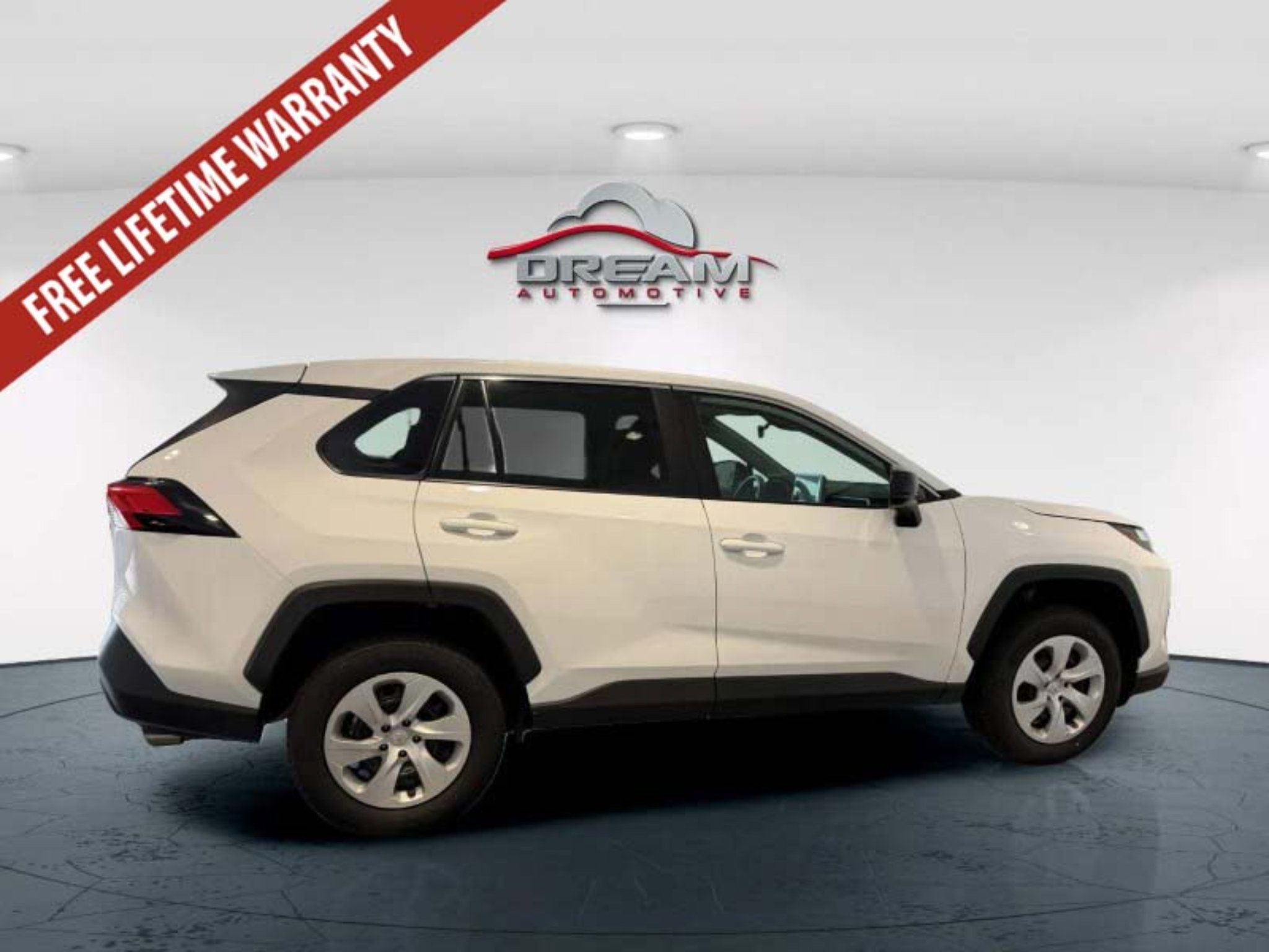 Used 2025 Toyota RAV4 LE AWD/4WD image 20