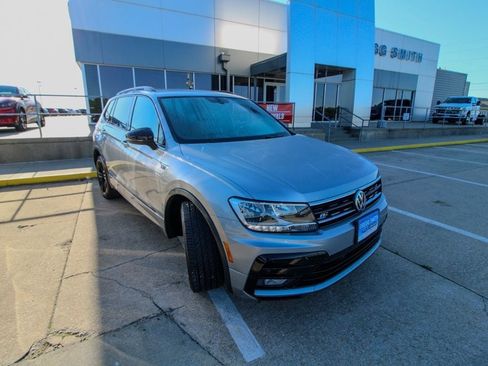 Used 2019 Volkswagen Tiguan SEL Premium R-Line AWD/4WD image 2