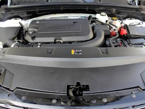 Used 2023 Buick Envision Essence image 49