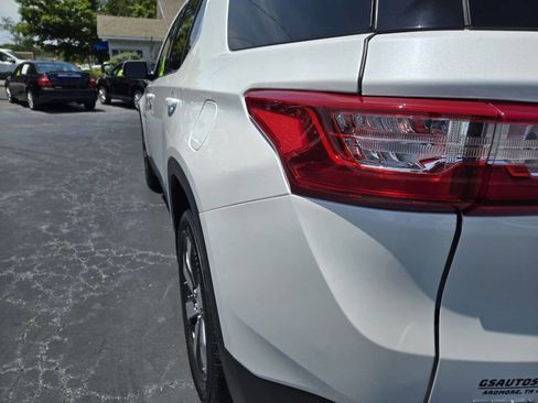 Used 2019 Chevrolet Traverse LT w/ LT Premium Package FWD image 13
