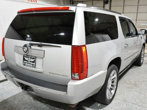 Used 2011 Cadillac Escalade ESV Premium image 9
