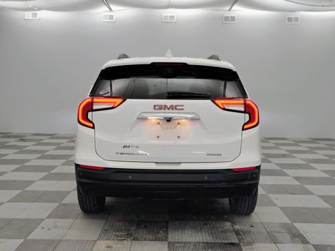 Used 2022 GMC Terrain SLE w/ Driver Convenience Package image 5