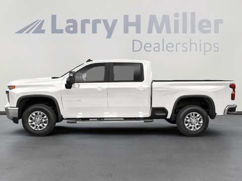 Used 2021 Chevrolet Silverado 2500 LT w/ Convenience Package image 3