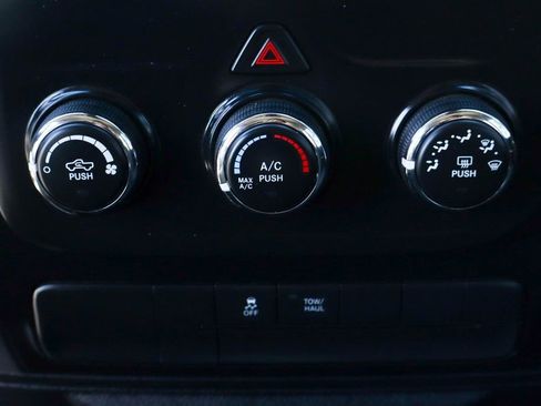 Used 2018 RAM 1500 Express image 28